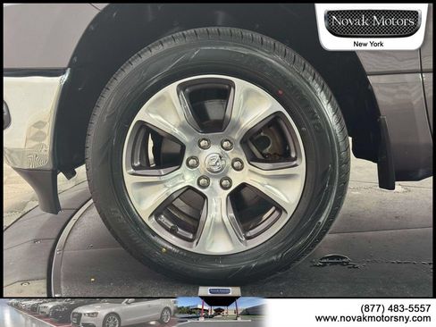 Used 2023 RAM 1500 Laramie AWD/4WD image 9