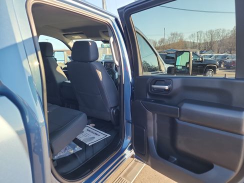 Used 2024 Chevrolet Silverado 2500 Custom w/ Custom Value Package image 32