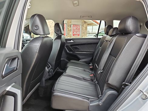 Used 2024 Volkswagen Tiguan SE image 11