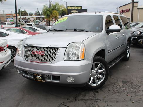 Used 2014 GMC Yukon XL Denali image 2