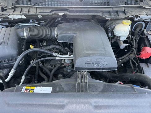 Used 2018 RAM 1500 Express RWD image 6