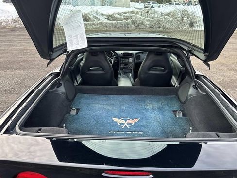 Used 2004 Chevrolet Corvette Coupe w/ Preferred Equipment Group image 25