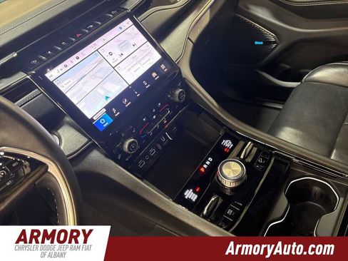 Used 2022 Jeep Grand Cherokee Overland w/ Luxury Tech Group IV image 17