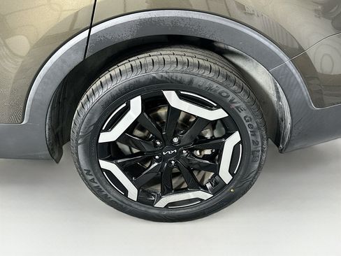 Used 2023 Kia Telluride EX w/ EX Captain's Chair Package FWD image 11