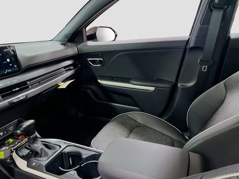 New 2025 Kia K4 GT-Line image 24