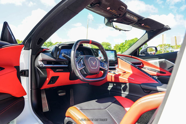 Used 2021 Chevrolet Corvette Stingray Premium Conv w/ Z51 Performance Package RWD image 31