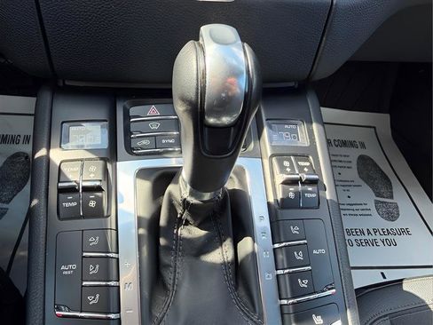 Used 2017 Porsche Macan S image 41