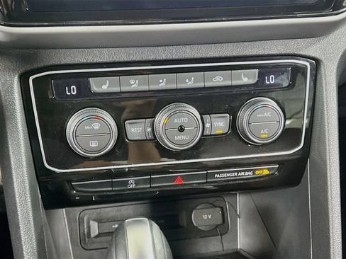Used 2021 Volkswagen Atlas SEL R-Line FWD image 16