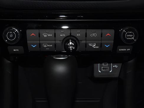 New 2026 Jeep Compass Limited AWD/4WD image 16