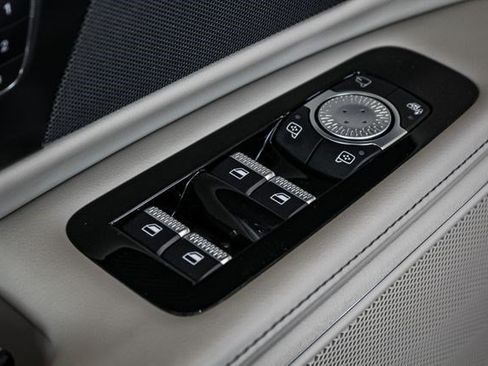 Used 2024 Lincoln Nautilus Reserve image 24