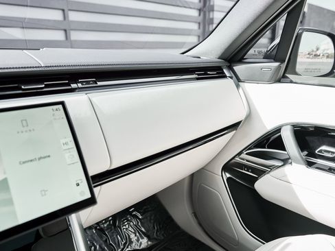 Used 2024 Land Rover Range Rover Long Wheelbase SE image 85