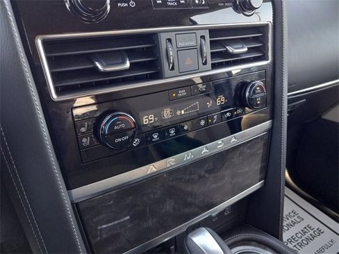 Used 2024 Nissan Armada Platinum image 24