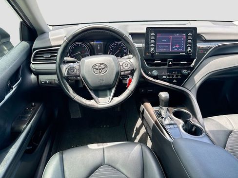 Used 2022 Toyota Camry SE FWD image 21