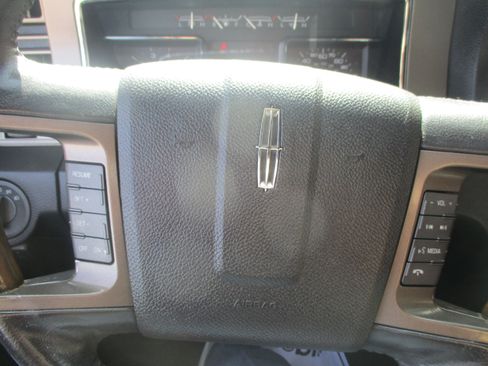 Used 2014 Lincoln Navigator 2WD image 19
