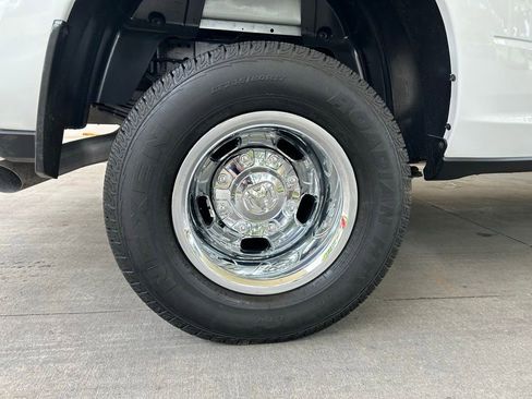 Used 2024 RAM 3500 Tradesman w/ Chrome Appearance Group AWD/4WD image 21