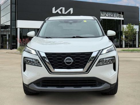 Used 2023 Nissan Rogue SV FWD image 6