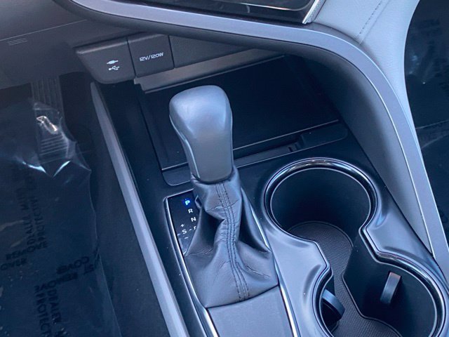 Used 2018 Toyota Camry SE w/ Moonroof Package FWD image 13