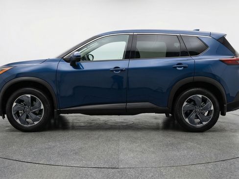 Used 2025 Nissan Rogue SV image 5