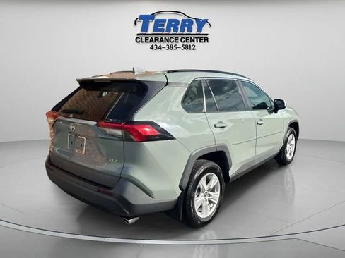 Used 2020 Toyota RAV4 XLE w/ Convenience Package FWD image 5
