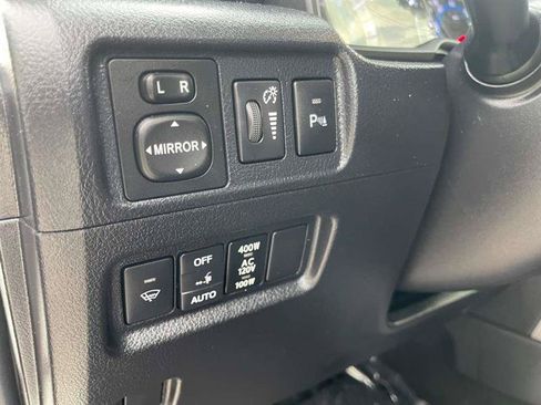 Used 2018 Toyota 4Runner Limited AWD/4WD image 59