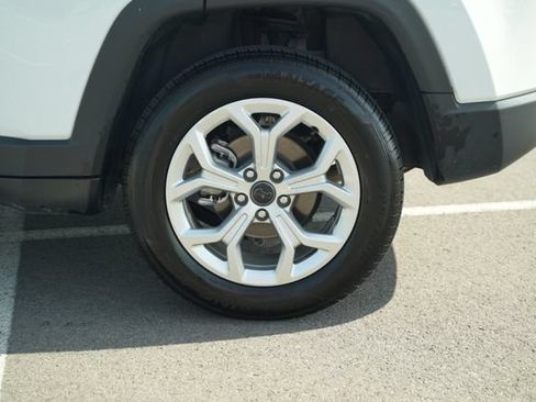 Used 2025 Jeep Compass Latitude AWD/4WD image 46