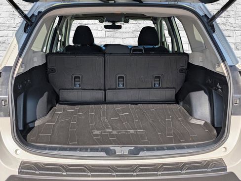 Used 2019 Subaru Forester Premium AWD/4WD image 11