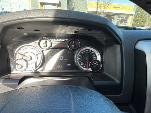 Used 2020 RAM 1500 Classic SLT w/ Luxury Group image 29