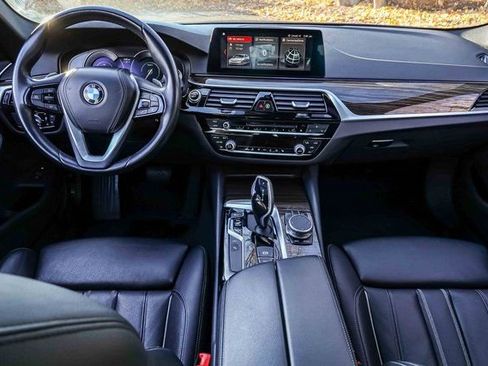 Used 2019 BMW 530e image 20