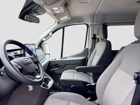 Used 2023 Ford Transit 350 XLT image 24