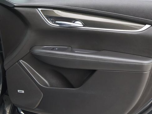 Certified 2022 Cadillac XT6 Sport w/ Technology Package image 21