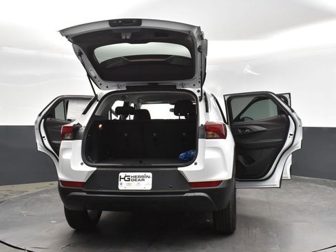 Used 2025 Chevrolet TrailBlazer LS w/ LS Convenience Package FWD image 52