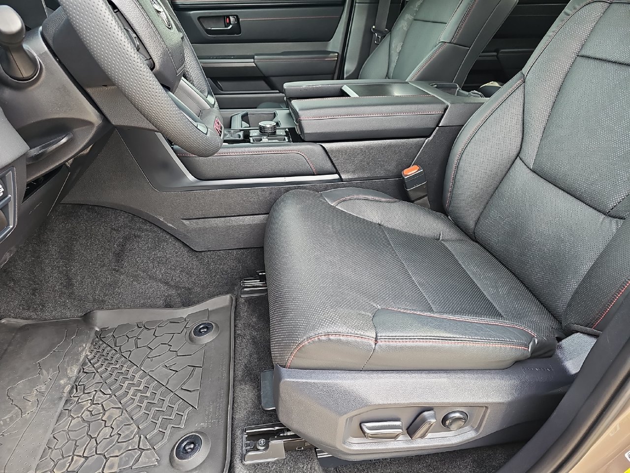 Used 2025 Toyota Tundra TRD Pro w/ TRD Performance Package (TMS) AWD/4WD image 18