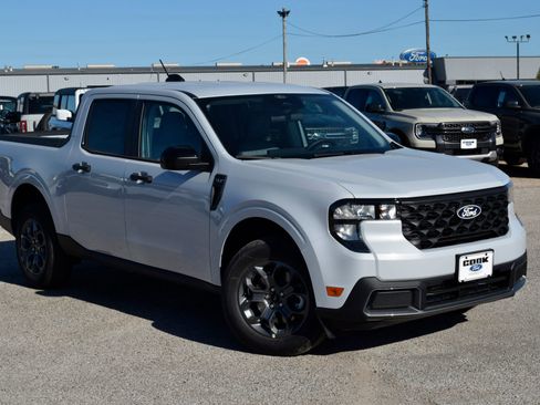 New 2026 Ford Maverick XLT w/ XLT Luxury Package image 3