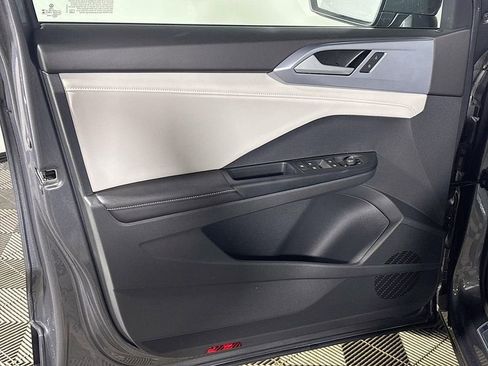 New 2026 Volkswagen Taos SE AWD/4WD image 10