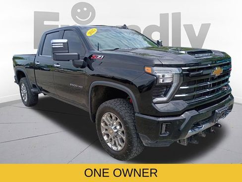 Used 2025 Chevrolet Silverado 2500 LT w/ Z71 Chrome Sport Edition AWD/4WD image 3