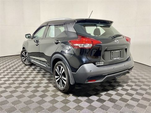 Used 2020 Nissan Kicks SR w/ SR Premium Package image 9