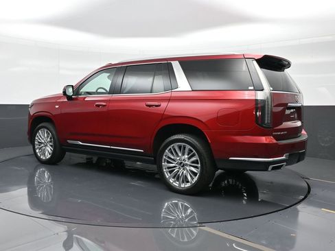 Used 2025 Cadillac Escalade Premium Luxury AWD/4WD image 2