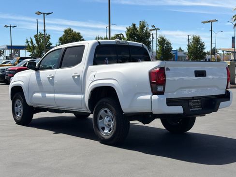 Used 2022 Toyota Tacoma SR w/ SR Convenience Package RWD image 4