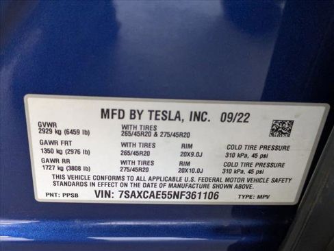 Used 2022 Tesla Model X image 28