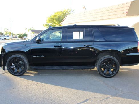 Used 2019 GMC Yukon XL SLT w/ Graphite Performance Edition image 40