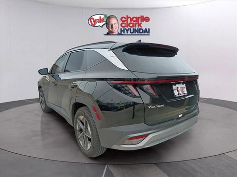 Used 2025 Hyundai Tucson SEL FWD image 2