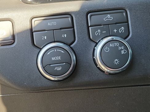 New 2026 GMC Sierra 1500 SLE image 28