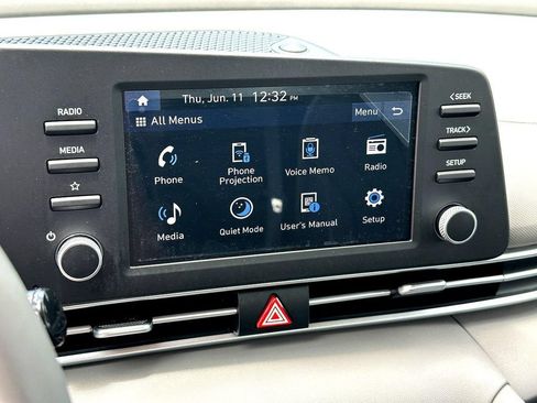 Used 2025 Hyundai Elantra Sport FWD image 18