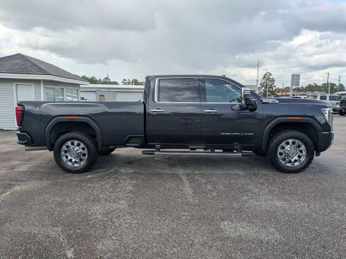 Used 2024 GMC Sierra 2500 Denali w/ Denali Reserve Package AWD/4WD image 4