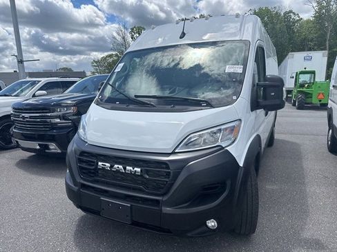 Used 2026 RAM ProMaster 2500 w/ Convenience Group FWD image 2