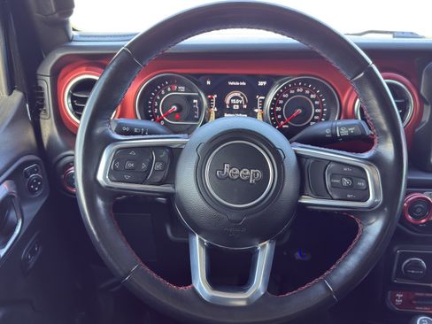Used 2022 Jeep Gladiator Rubicon w/ Cold Weather Group image 19