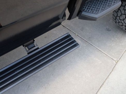 Used 2025 GMC Sierra 2500 AT4X image 10