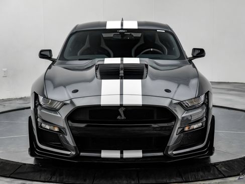 Used 2021 Ford Mustang Shelby GT500 w/ Carbon Fiber Track Pack RWD image 35