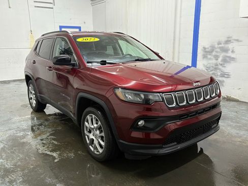 Used 2022 Jeep Compass Latitude AWD/4WD image 1