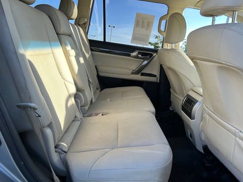 Used 2021 Lexus GX 460 Premium w/ Premium Package AWD/4WD image 29